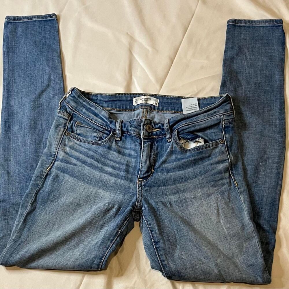 Abercrombie-fitch Women's Blue and Navy Jeans